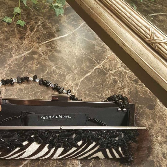 Kelly Kathleen Mink Trim Handbag - Picture 3 of 3